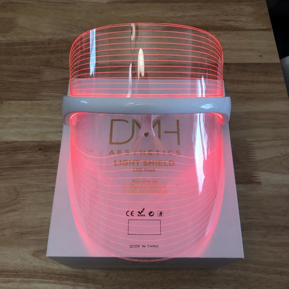 DMH Aesthetics Light Shield LED Mask - Picture 5 of 8